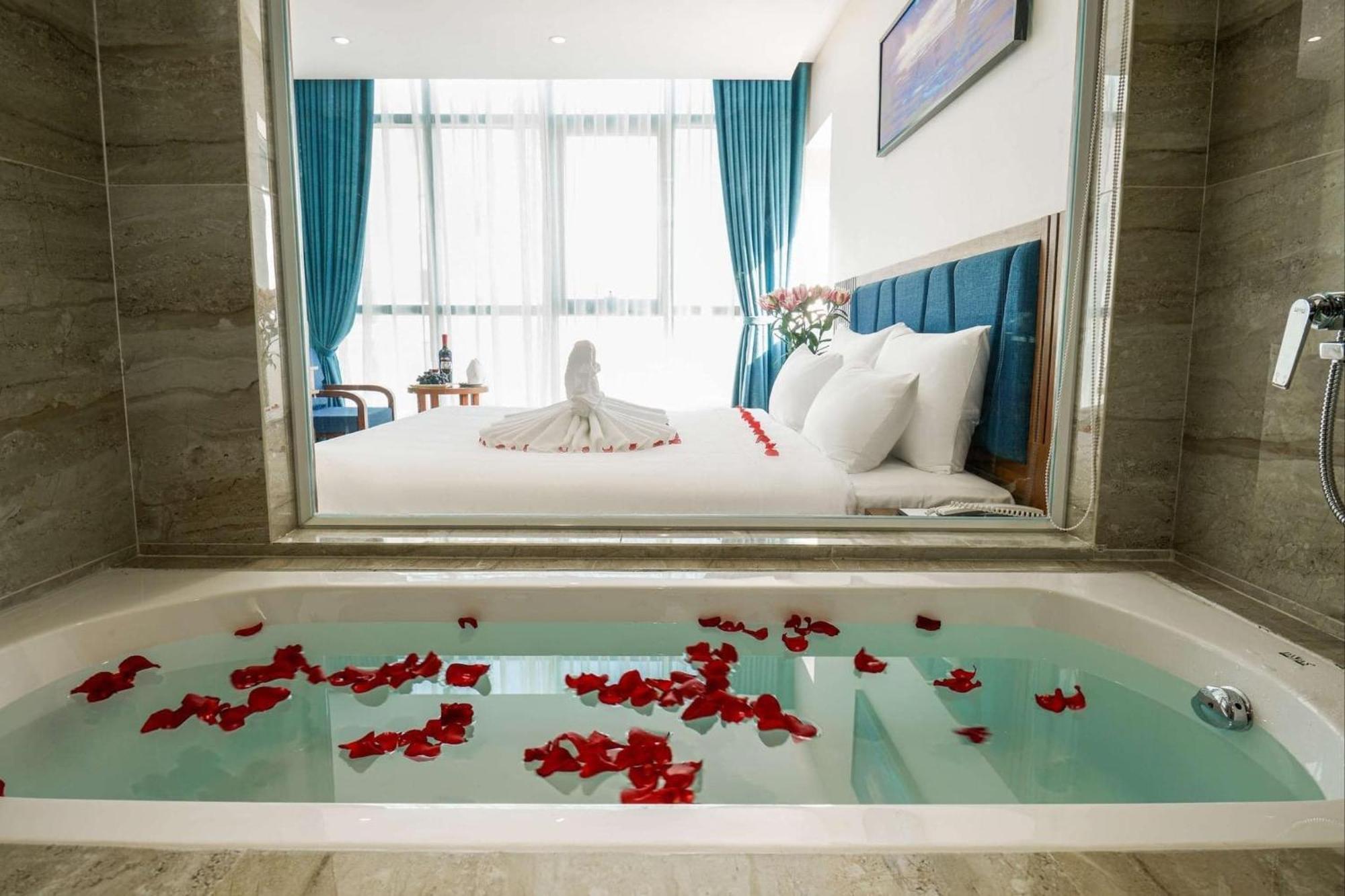 Hotel Ruby Star Da Nang Esterno foto